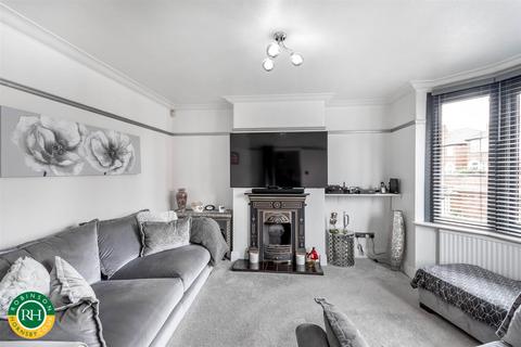 37 Harrowden Road, Wheatley, Doncaster, DN2 4EL