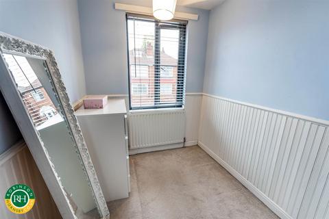 37 Harrowden Road, Wheatley, Doncaster, DN2 4EL