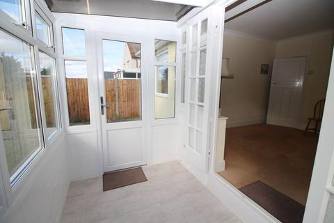 2 bedroom bungalow to rent, Merrilees Crescent, Holland-on-Sea, Clacton-on-Sea