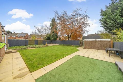 3 bedroom semi-detached house for sale, Banbury,  Oxfordshire,  OX16