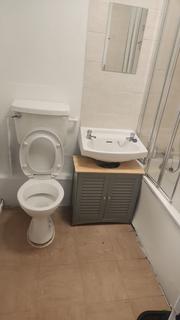 1 bedroom in a flat share to rent, Cator Street, London SE15