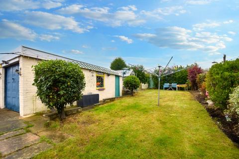 2 bedroom bungalow for sale, Lake Lock Drive, Stanley, Wakefield, West Yorkshire