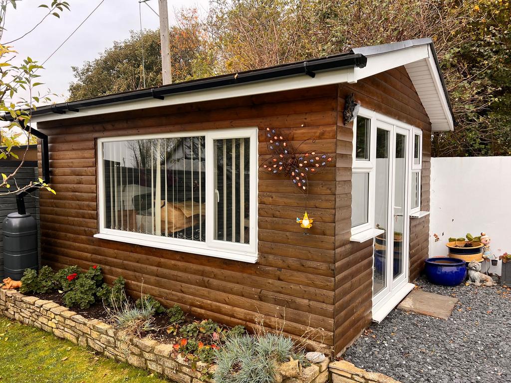 Summer House / Shed