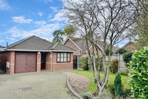 3 bedroom bungalow for sale, Audemer Court, Ringwood, BH24 1YB