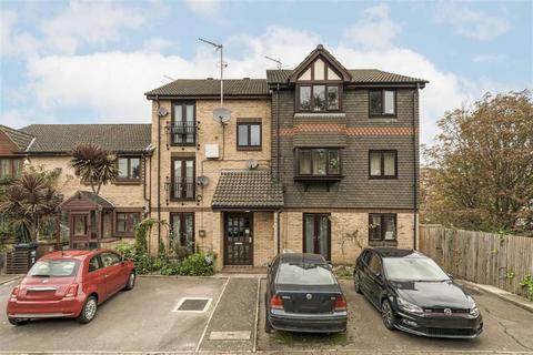 1 bedroom flat for sale, Woodrush Close, London SE14