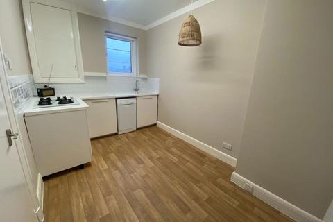 1 bedroom property to rent, Bedford Avenue, Bexhill on Sea