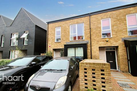 3 bedroom terraced house for sale, Thalia Way, Rochester