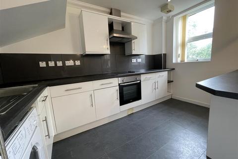 3 bedroom apartment to rent, Richmond Road, Cardiff