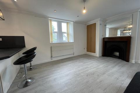 3 bedroom apartment to rent, Richmond Road, Cardiff