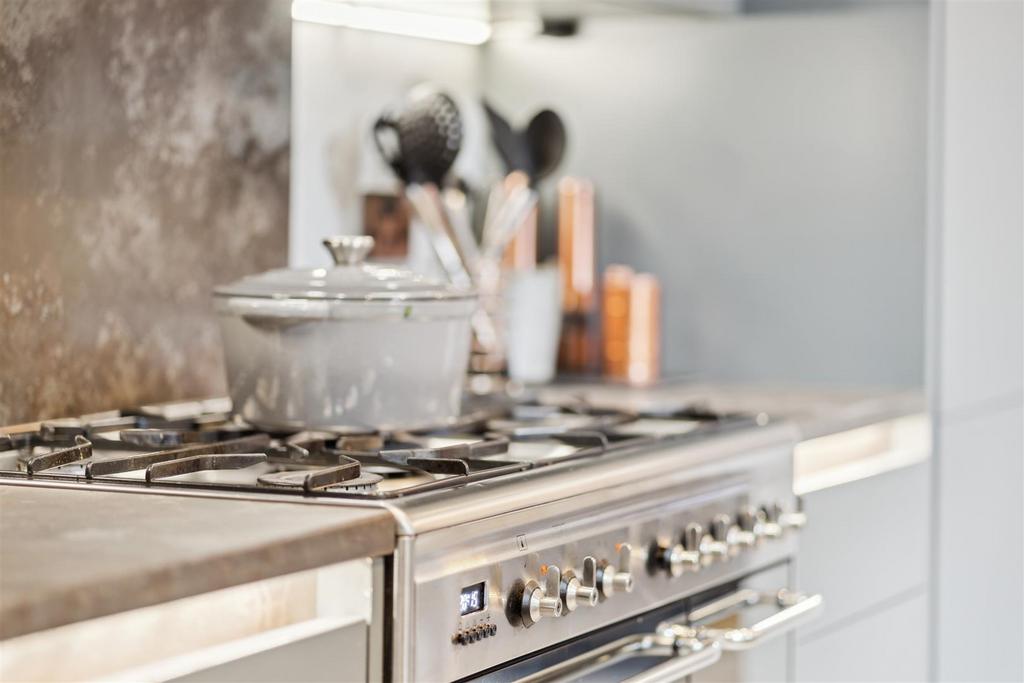 Feature Range Cooker