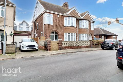 4 bedroom semi-detached house for sale, Seager Road, Sheerness