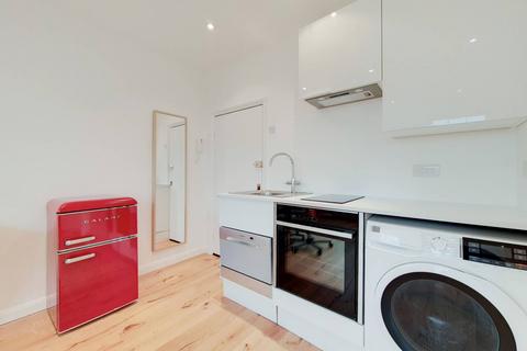 Studio to rent, Colebrooke Row, Islington, London, N1