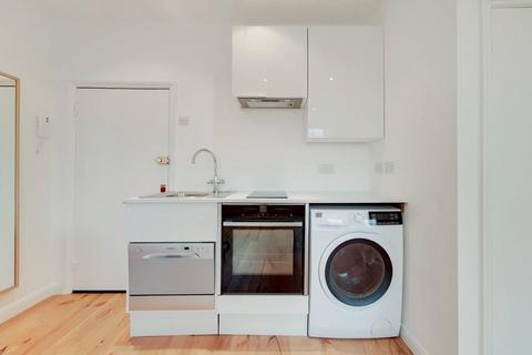 Studio to rent, Colebrooke Row, Islington, London, N1