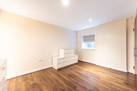 2 bedroom flat to rent, Unwin Way, Stanmore, HA7