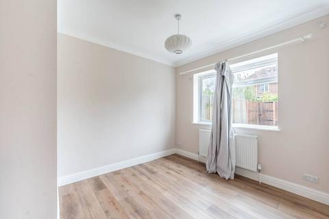 2 bedroom flat to rent, Edgwarebury Lane, Edgware, HA8