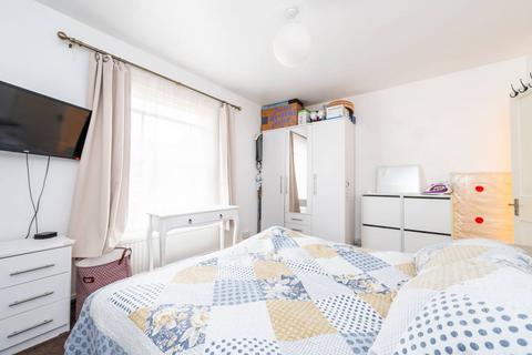 4 bedroom terraced house for sale, Nursery Street, Tottenham, London, N17