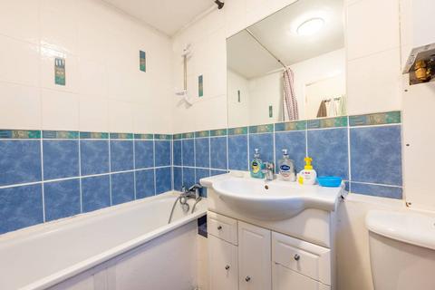 4 bedroom terraced house for sale, Nursery Street, Tottenham, London, N17