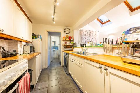 4 bedroom terraced house for sale, Nursery Street, Tottenham, London, N17