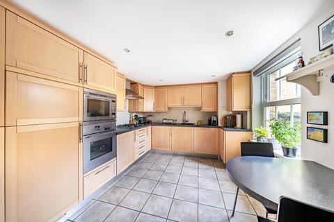 undefined, Florence Way, Woking GU21