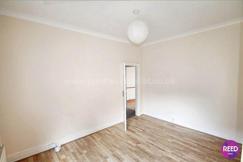 2 bedroom flat to rent, Hastings Road, Southend On Sea