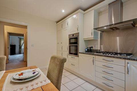 2 bedroom flat for sale, Breedons Hill, Pangbourne, Berkshire