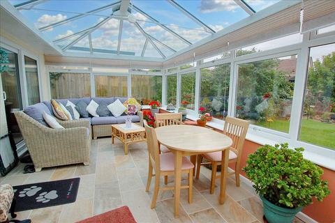 3 bedroom detached bungalow for sale, 19 Westhill