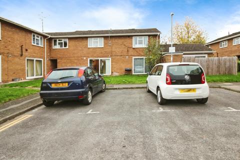77 Lakin Road, Warwick, CV34 5BL
