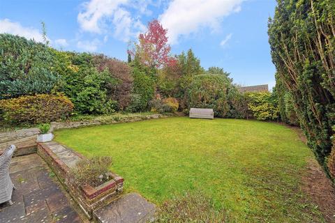 3 bedroom detached bungalow for sale, Rose Bushes, Epsom