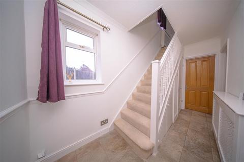 4 bedroom end of terrace house to rent, Eighth Avenue, Hayes UB3