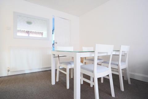 2 bedroom flat to rent, Oxgangs Farm Drive, Oxgangs, Edinburgh, EH13