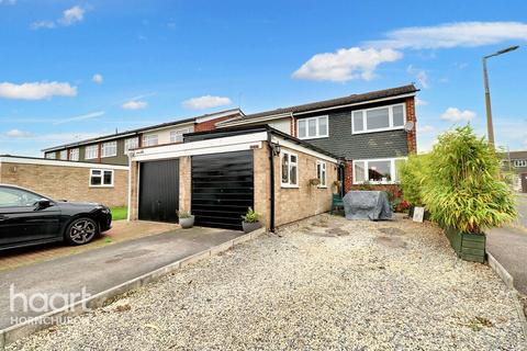 3 bedroom end of terrace house for sale, Grosvenor Drive, HORNCHURCH