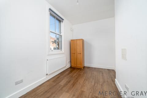 5 bedroom maisonette to rent, Camden Road, London NW1