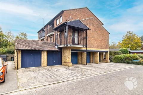 2 bedroom flat for sale, The Gallops, Langdon Hills SS16