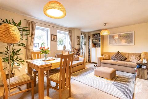 2 bedroom flat for sale, The Gallops, Langdon Hills SS16