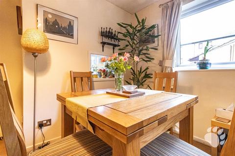 2 bedroom flat for sale, The Gallops, Langdon Hills SS16