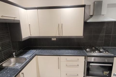 3 bedroom flat to rent, Bridgend Road, Pontyclun, United Kingdom, CF72