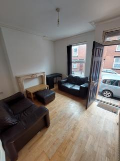 3 bedroom terraced house to rent, Leeds LS6