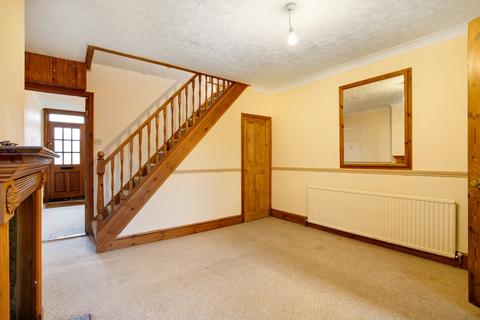 3 bedroom terraced house to rent, Old Heath Road, Colchester CO2