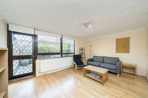 2 bedroom flat to rent, Westminster Bridge Road, London SE1