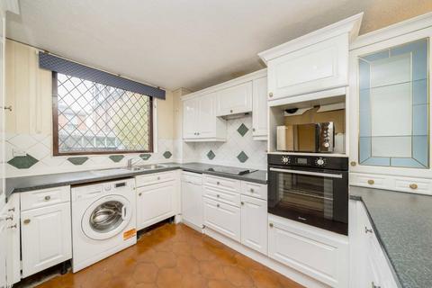 2 bedroom flat to rent, Westminster Bridge Road, London SE1