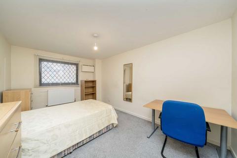 2 bedroom flat to rent, Westminster Bridge Road, London SE1