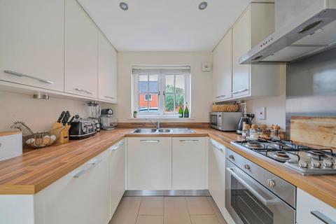 2 bedroom semi-detached house to rent, Cassandra Road, Winchester, SO23