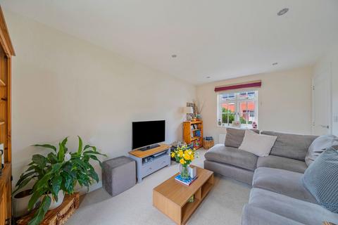 2 bedroom semi-detached house to rent, Cassandra Road, Winchester, SO23