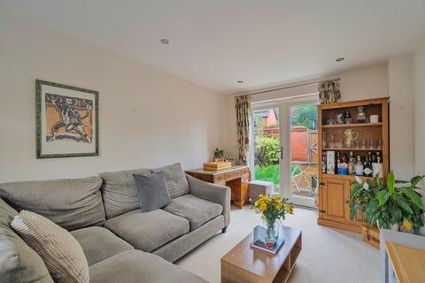 2 bedroom semi-detached house to rent, Cassandra Road, Winchester, SO23