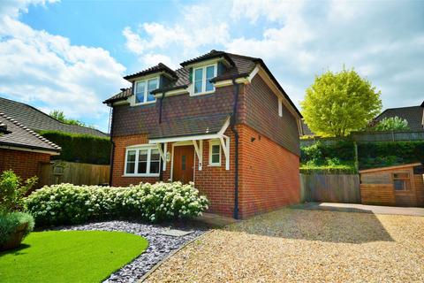 3 bedroom detached house to rent, Boxall Gardens, Winchester SO23