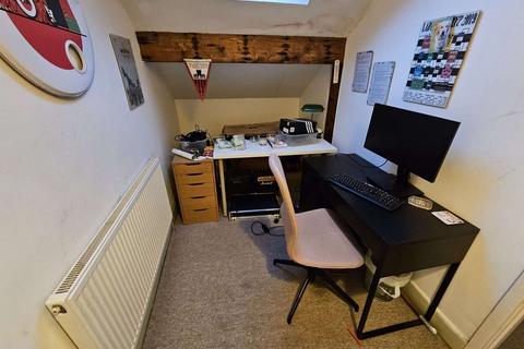 2 bedroom terraced house to rent, Leeds LS4