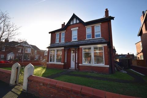 4 bedroom semi-detached house for sale, Rossall Road, Lytham St. Annes, Lancashire, FY8