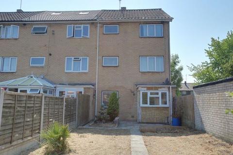 3 bedroom terraced house to rent, Basildon SS15