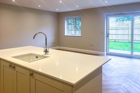 28 Fryatts Way, Bexhill-on-sea, TN39 4LW