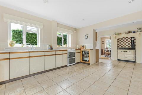 5 bedroom detached house for sale, Melliker Lane, Meopham,